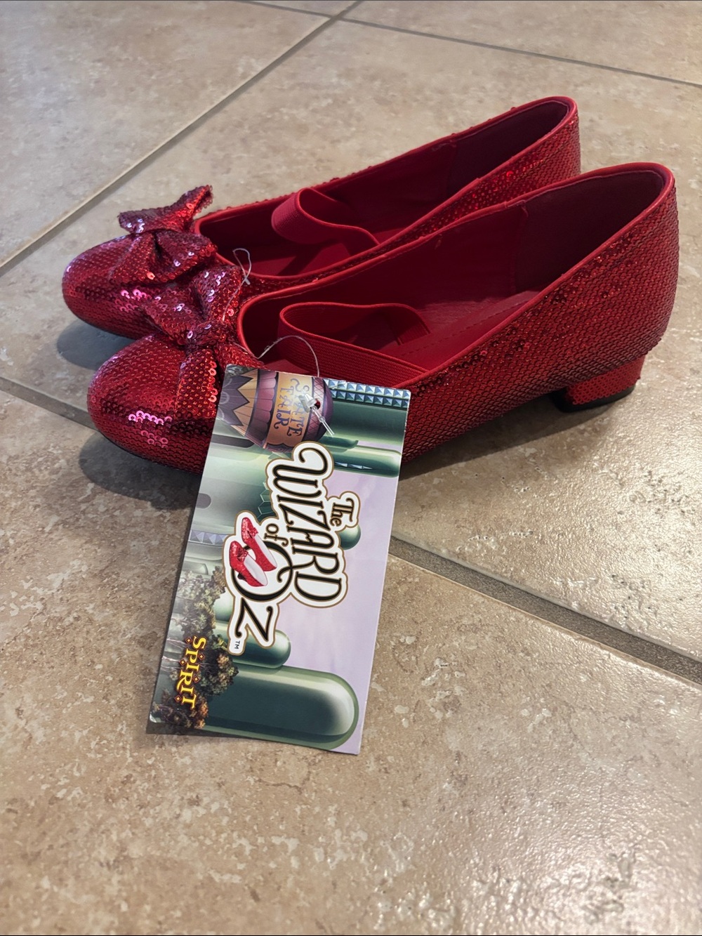 *NWT* Wizard of Oz Red Sequin Bow Flats - Kids size 5